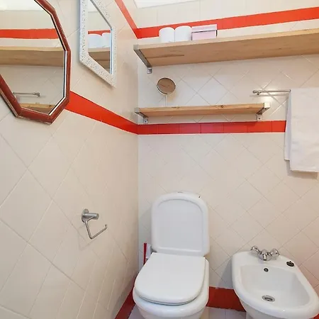 Appartement Terrace At Typical Bica And Chiado Lissabon