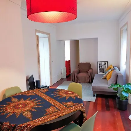 Terrace At Typical Bica And Chiado Appartement Lissabon